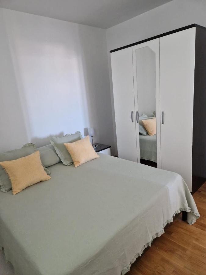 Apartments Sandra 로고즈니차 외부 사진