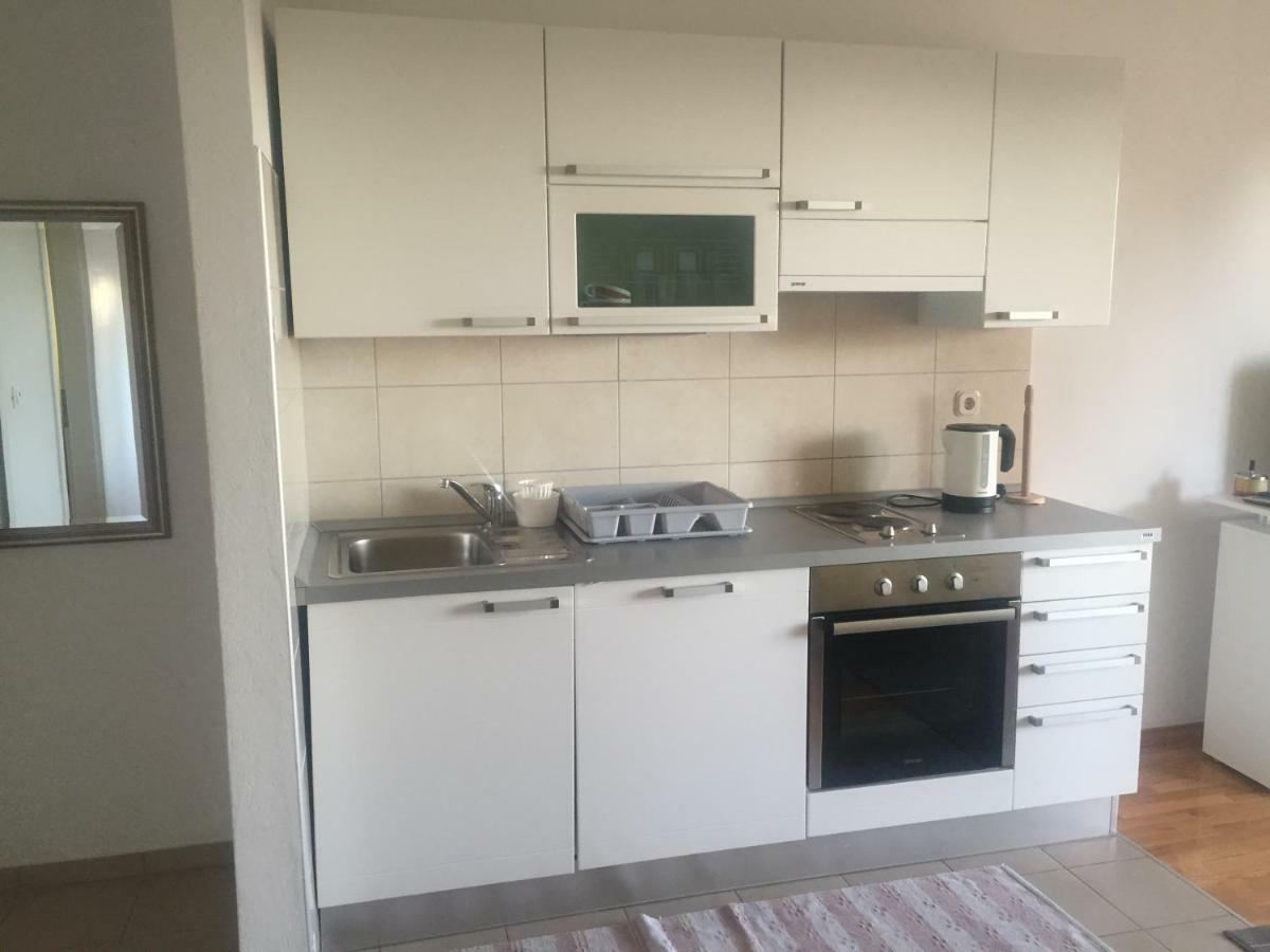 Apartments Sandra 로고즈니차 외부 사진